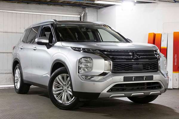 2023 Mitsubishi Outlander LS ZM