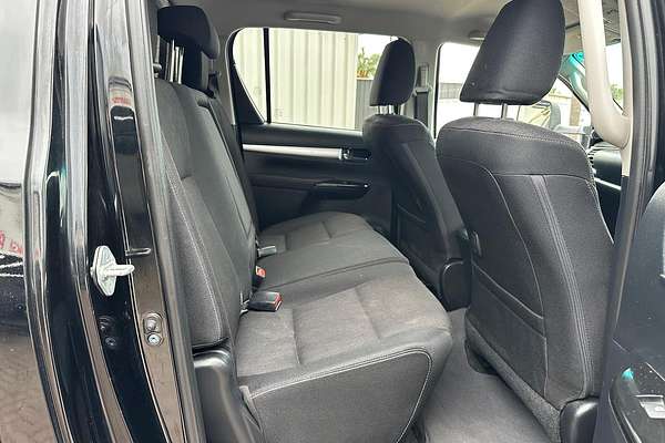 2017 Toyota Hilux SR5 GUN126R 4X4 thumb-6