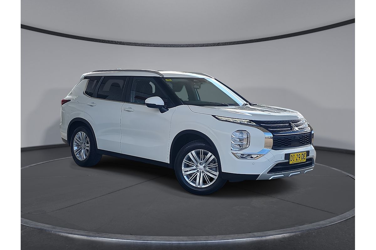 2023 Mitsubishi Outlander LS ZM