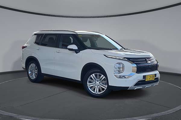 2023 Mitsubishi Outlander LS ZM