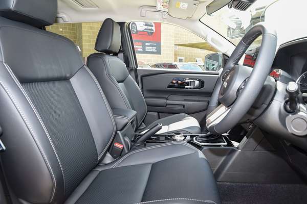 2025 Mitsubishi Triton GLS MV 4X4 thumb-9