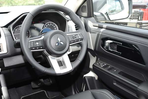2025 Mitsubishi Triton GLS MV 4X4 thumb-17