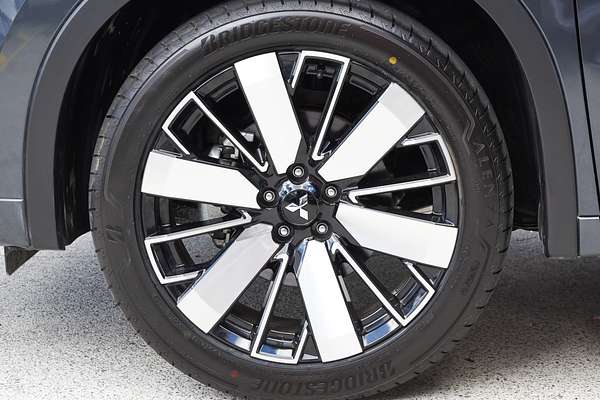 2025 Mitsubishi Outlander Exceed ZM thumb-3