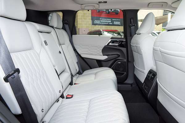 2025 Mitsubishi Outlander Exceed ZM thumb-8