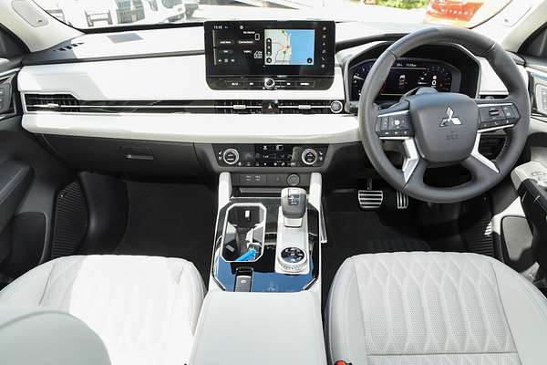 2025 Mitsubishi Outlander Exceed ZM thumb-16