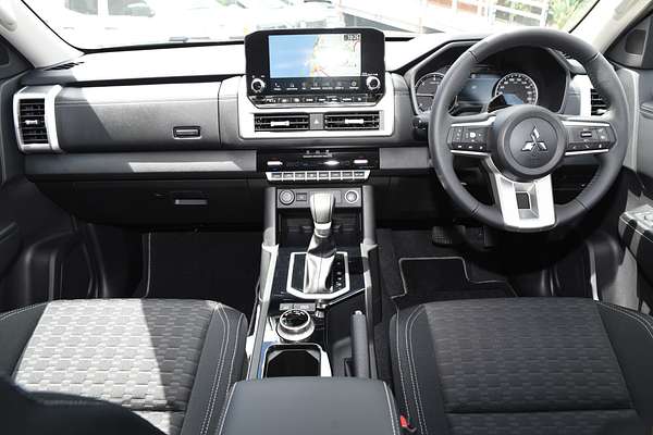 2025 Mitsubishi Triton GLS MV 4X4 thumb-16
