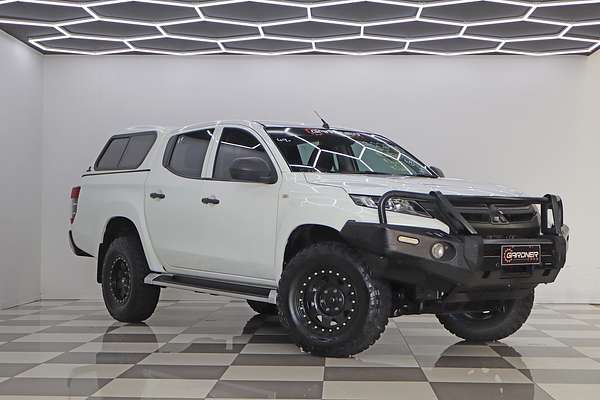 2020 Mitsubishi Triton GLX ADAS MR 4X4
