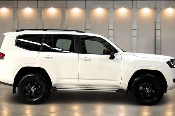 2024 Toyota Landcruiser GXL FJA300R