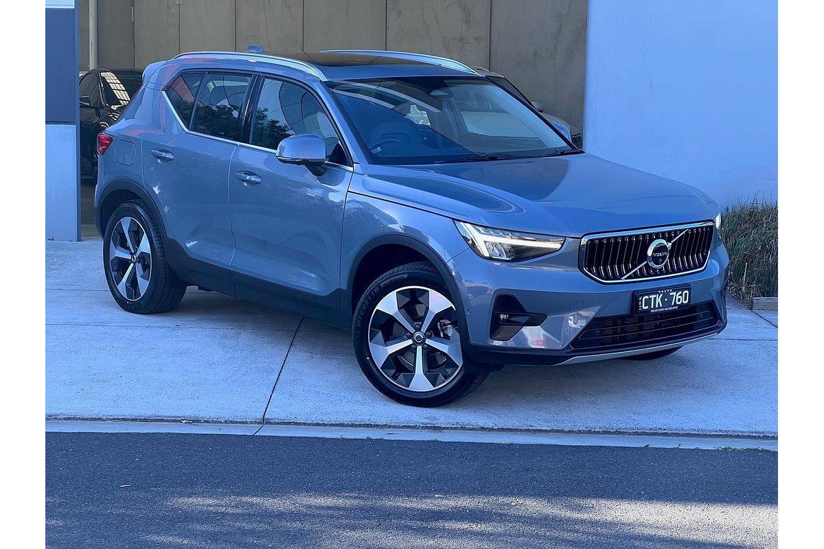 2023 Volvo XC40 Ultimate B4 Bright