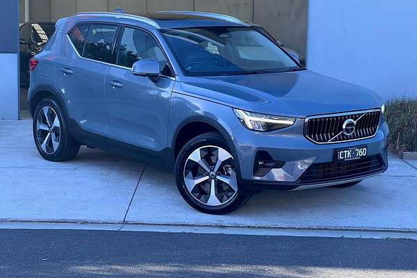 2023 Volvo XC40 Ultimate B4 Bright