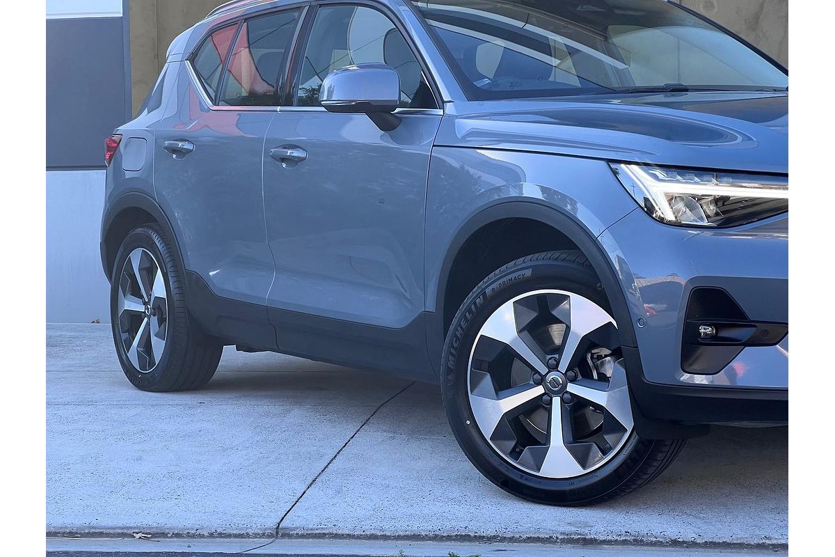 2023 Volvo XC40 Ultimate B4 Bright
