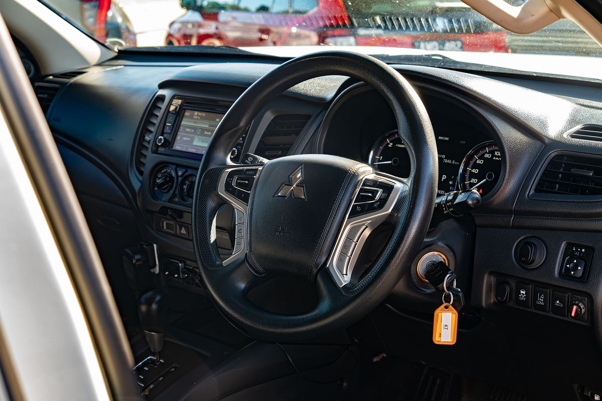 2019 Mitsubishi Triton GLX ADAS MR 4X4