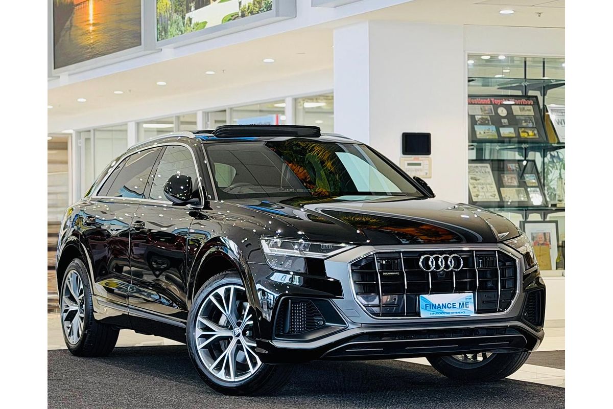 2022 Audi Q8 55 TFSI S line F1