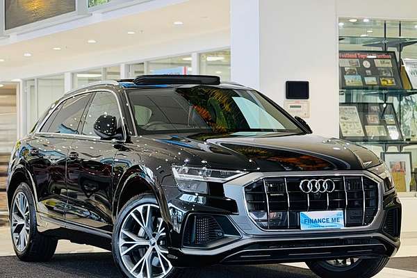 2022 Audi Q8 55 TFSI S line F1