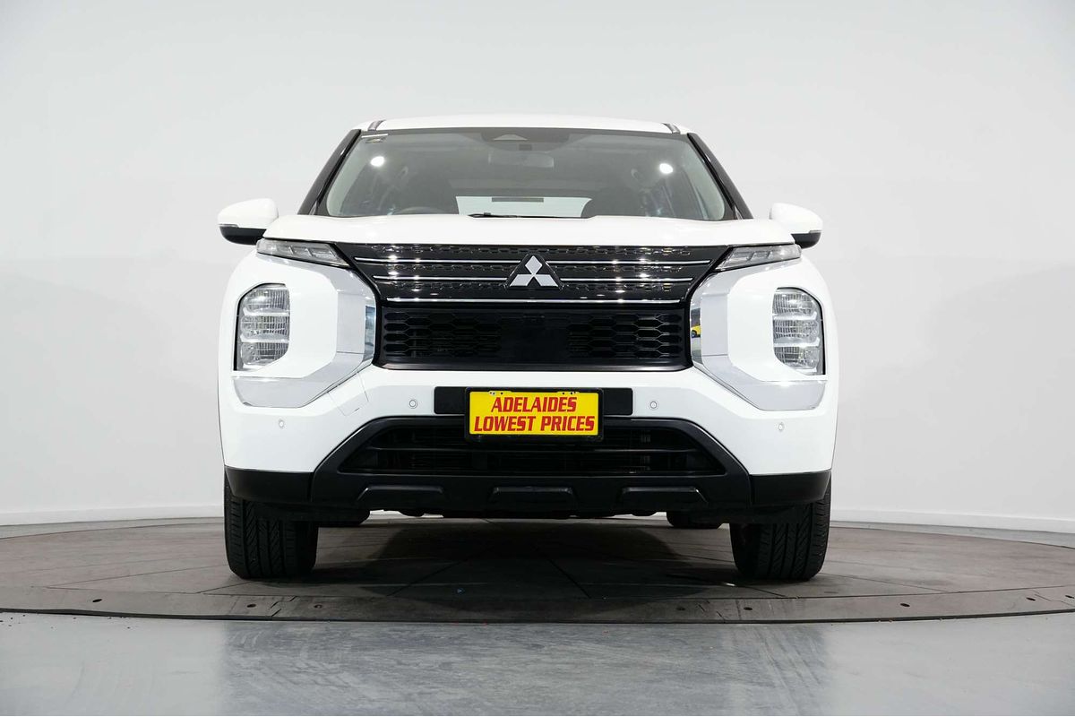 2023 Mitsubishi Outlander ES ZM