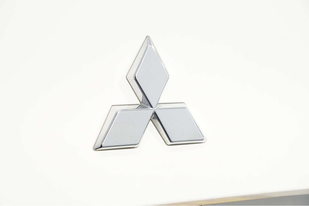 2023 Mitsubishi Outlander ES ZM