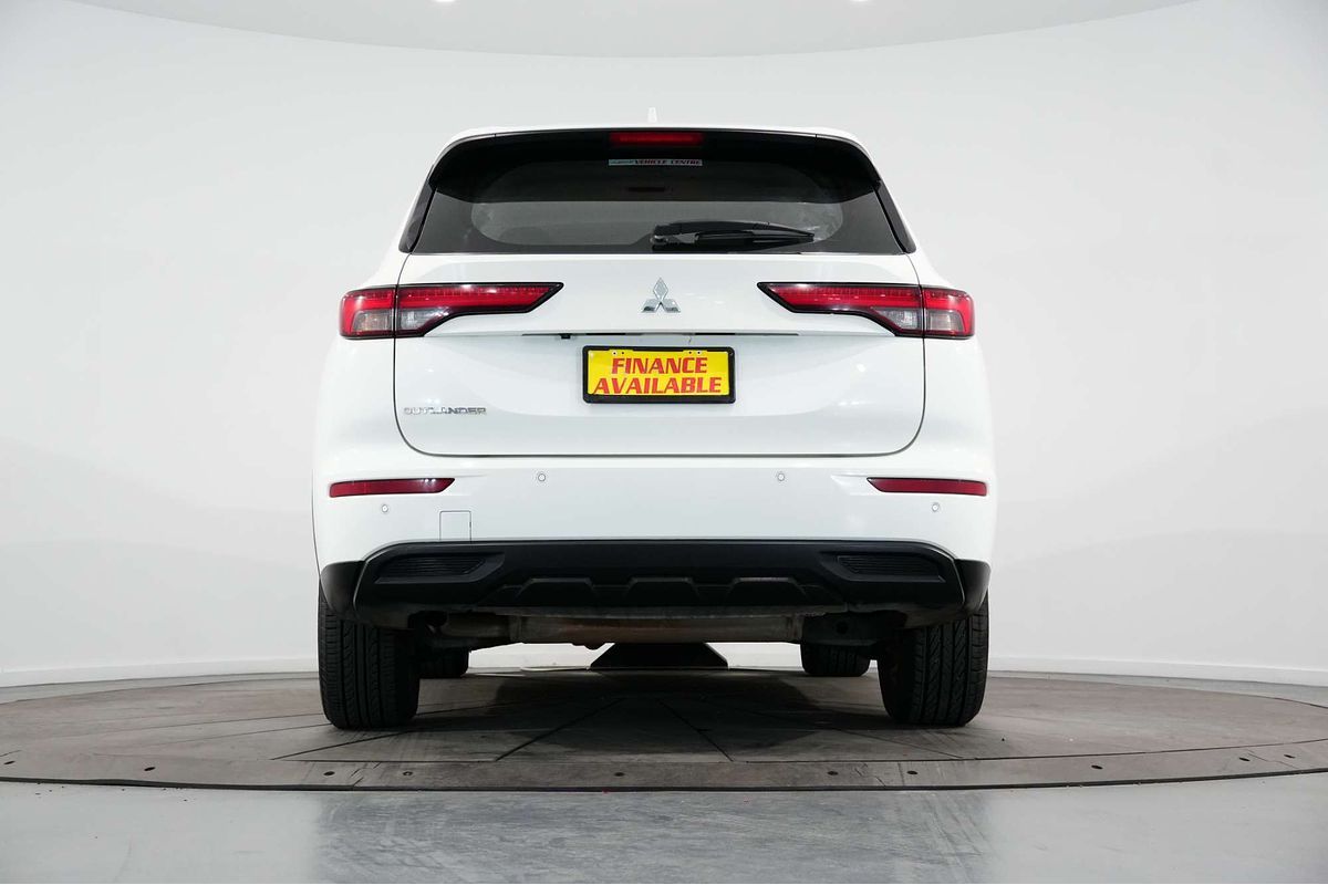 2023 Mitsubishi Outlander ES ZM