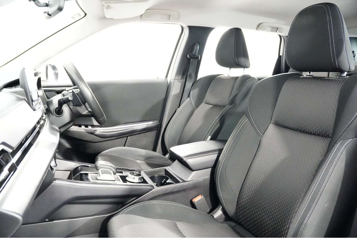 2023 Mitsubishi Outlander ES ZM