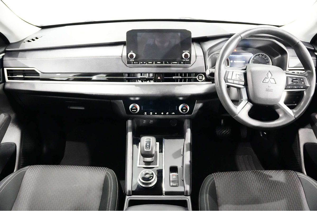 2023 Mitsubishi Outlander ES ZM