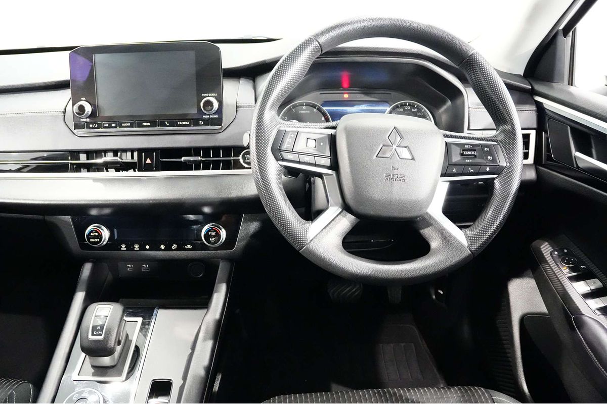 2023 Mitsubishi Outlander ES ZM