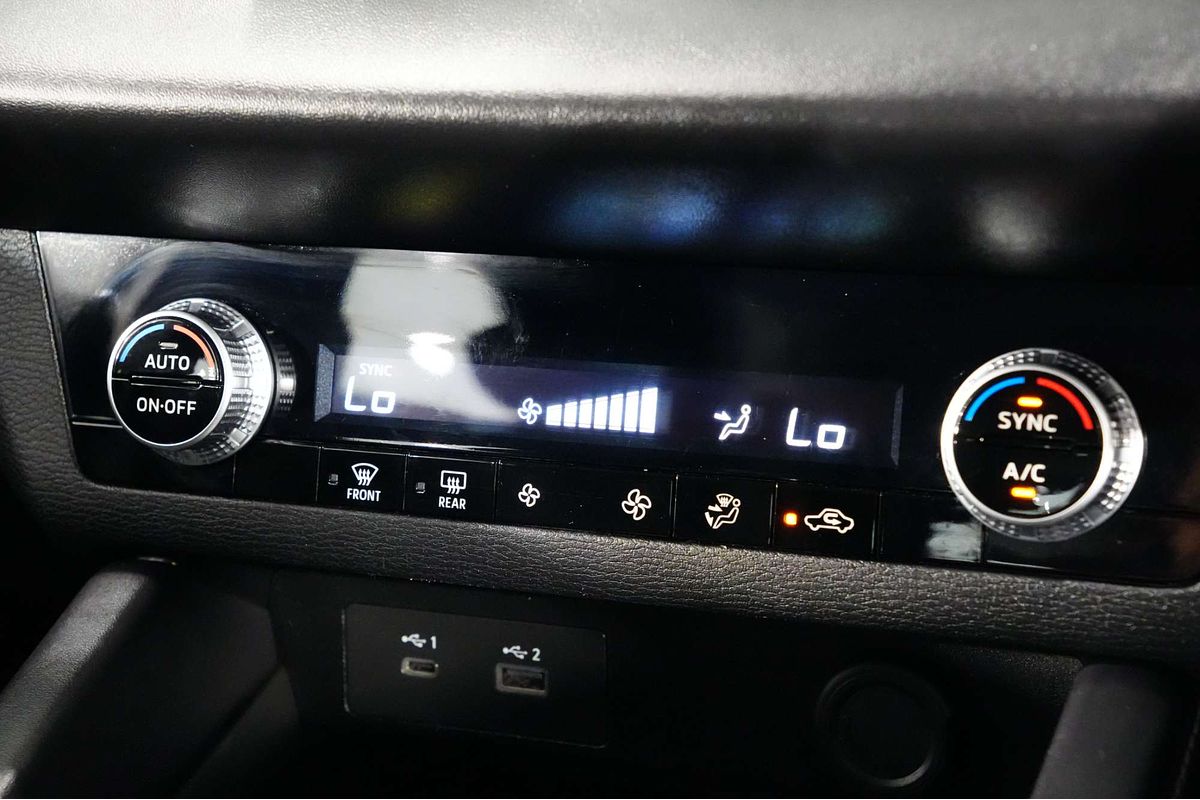 2023 Mitsubishi Outlander ES ZM