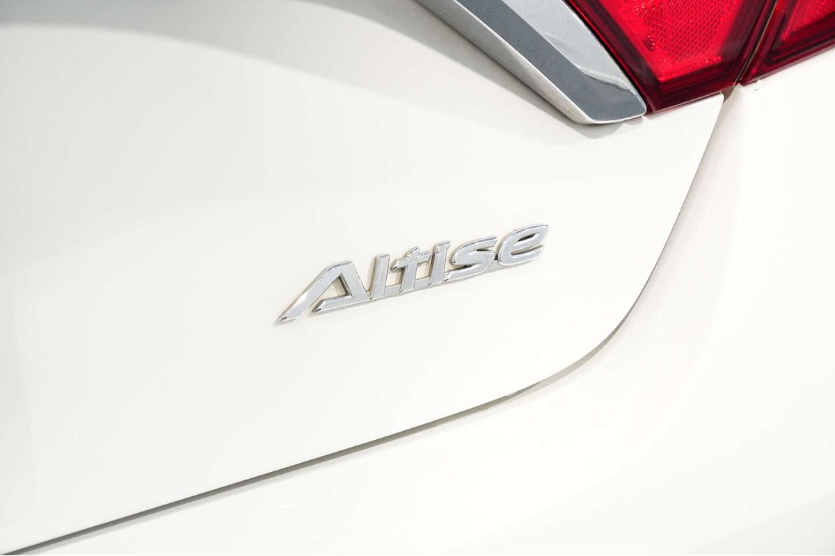 2017 Toyota Camry Altise ASV50R