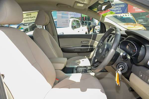 2017 Kia Carnival S YP thumb-9