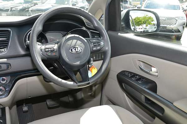 2017 Kia Carnival S YP thumb-17