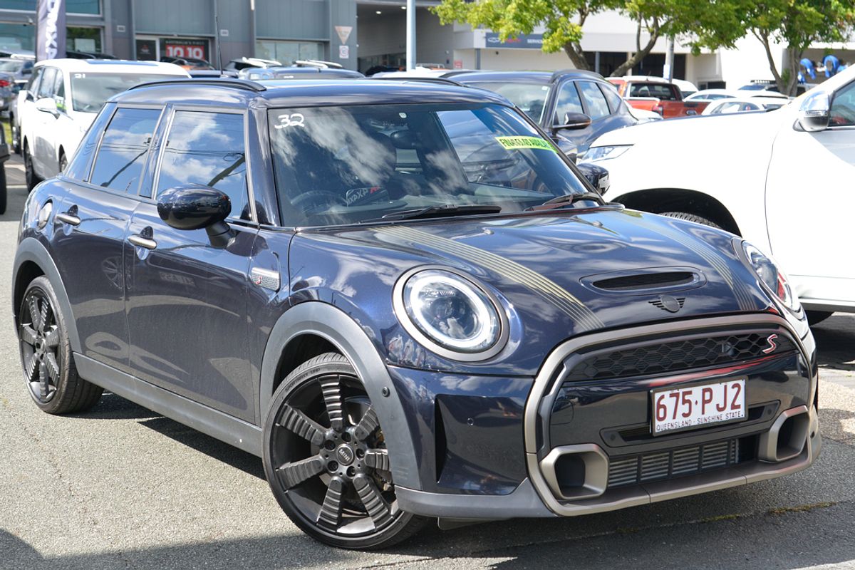 2023 MINI Hatch Cooper S MINI Yours F55 LCI-2
