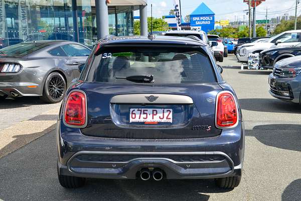 2023 MINI Hatch Cooper S MINI Yours F55 LCI-2 thumb-6