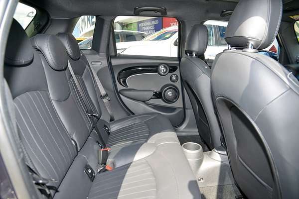 2023 MINI Hatch Cooper S MINI Yours F55 LCI-2 thumb-8