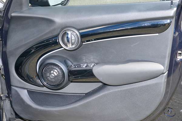 2023 MINI Hatch Cooper S MINI Yours F55 LCI-2 thumb-16