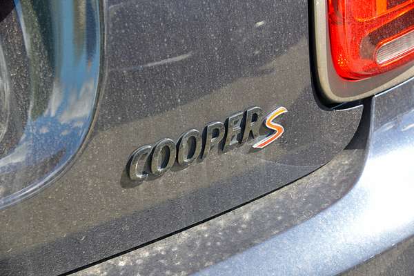 2023 MINI Hatch Cooper S MINI Yours F55 LCI-2 thumb-20