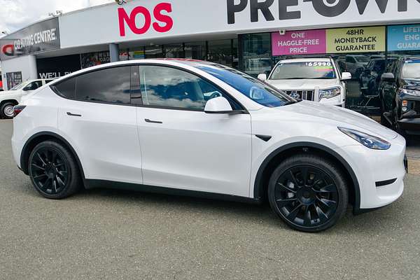 2023 Tesla Model Y Rear-Wheel Drive thumb-4