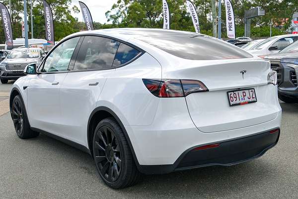 2023 Tesla Model Y Rear-Wheel Drive thumb-5