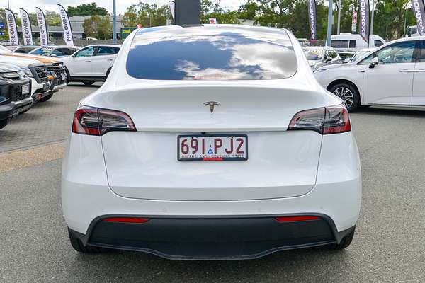 2023 Tesla Model Y Rear-Wheel Drive thumb-6