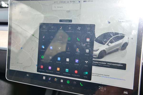 2023 Tesla Model Y Rear-Wheel Drive thumb-14