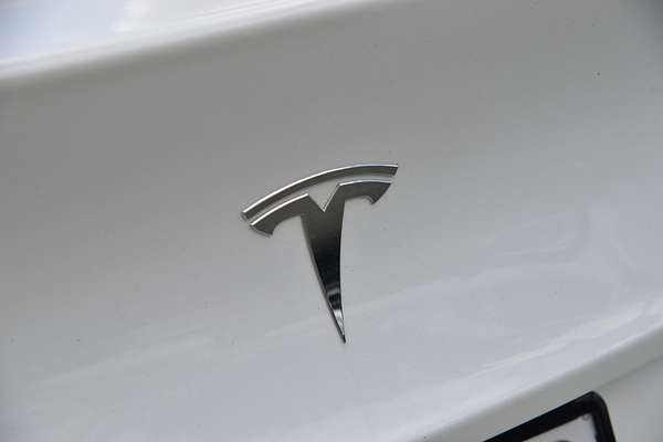 2023 Tesla Model Y Rear-Wheel Drive thumb-20