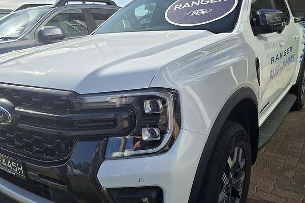 2025 Ford Ranger PHEV Wildtrak 4X4 2.3L thumb-1