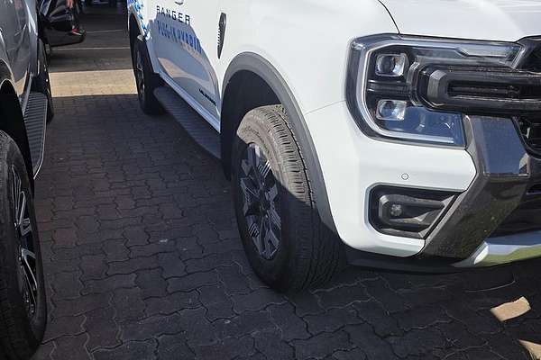 2025 Ford Ranger PHEV Wildtrak 4X4 2.3L thumb-2