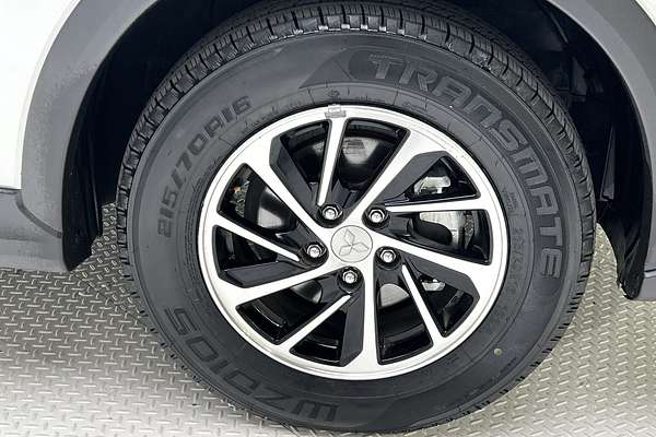 2023 Mitsubishi Eclipse Cross ES YB thumb-9