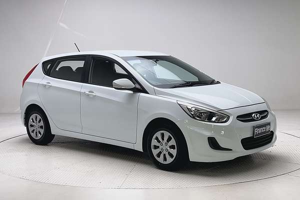 2016 Hyundai Accent Active RB4 thumb-1