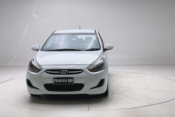 2016 Hyundai Accent Active RB4 thumb-2