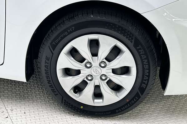 2016 Hyundai Accent Active RB4 thumb-9