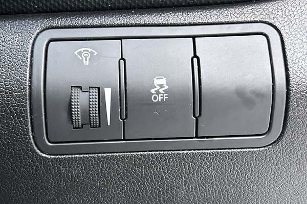 2016 Hyundai Accent Active RB4 thumb-16