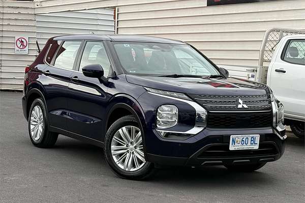 2023 Mitsubishi Outlander ES ZM