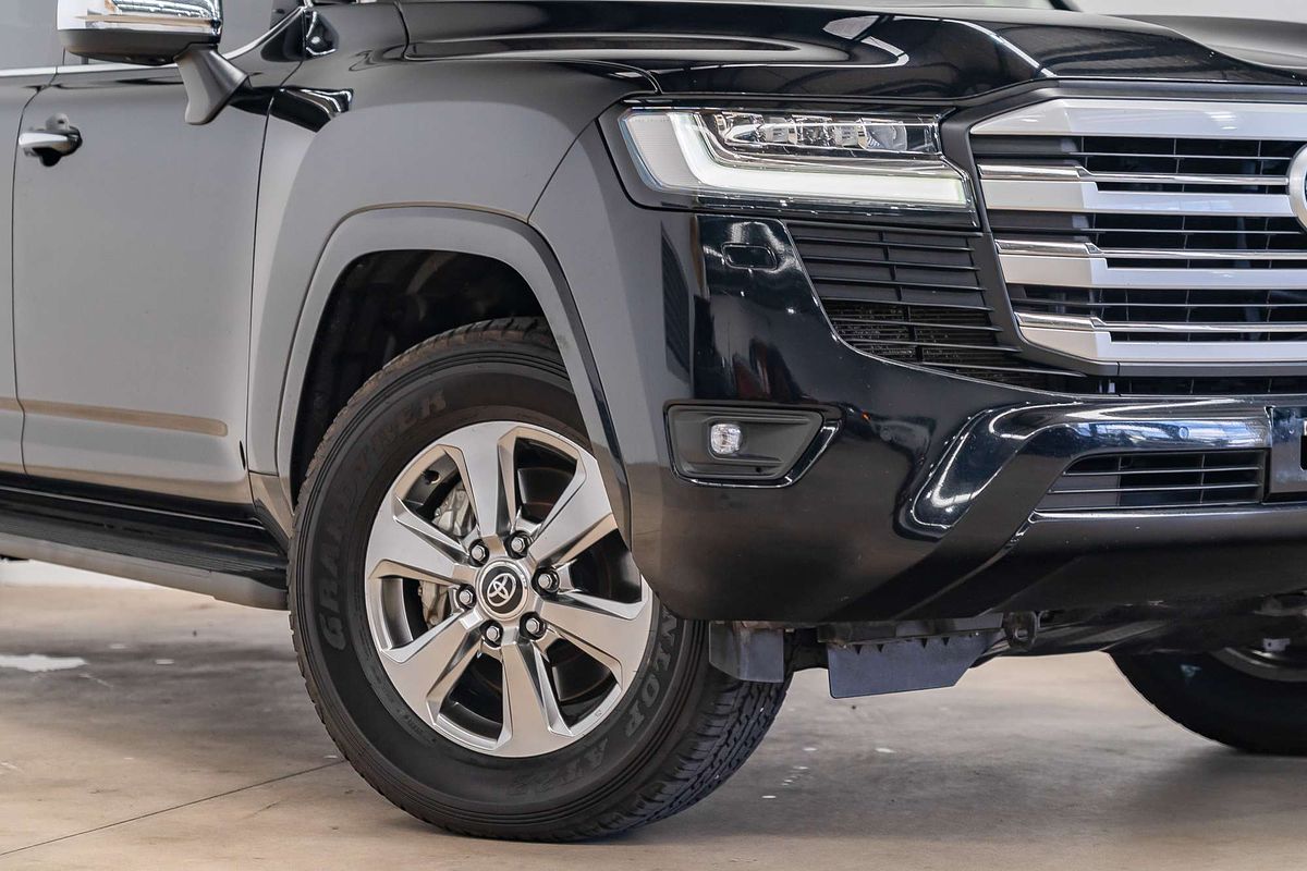 2021 Toyota Landcruiser Sahara FJA300R