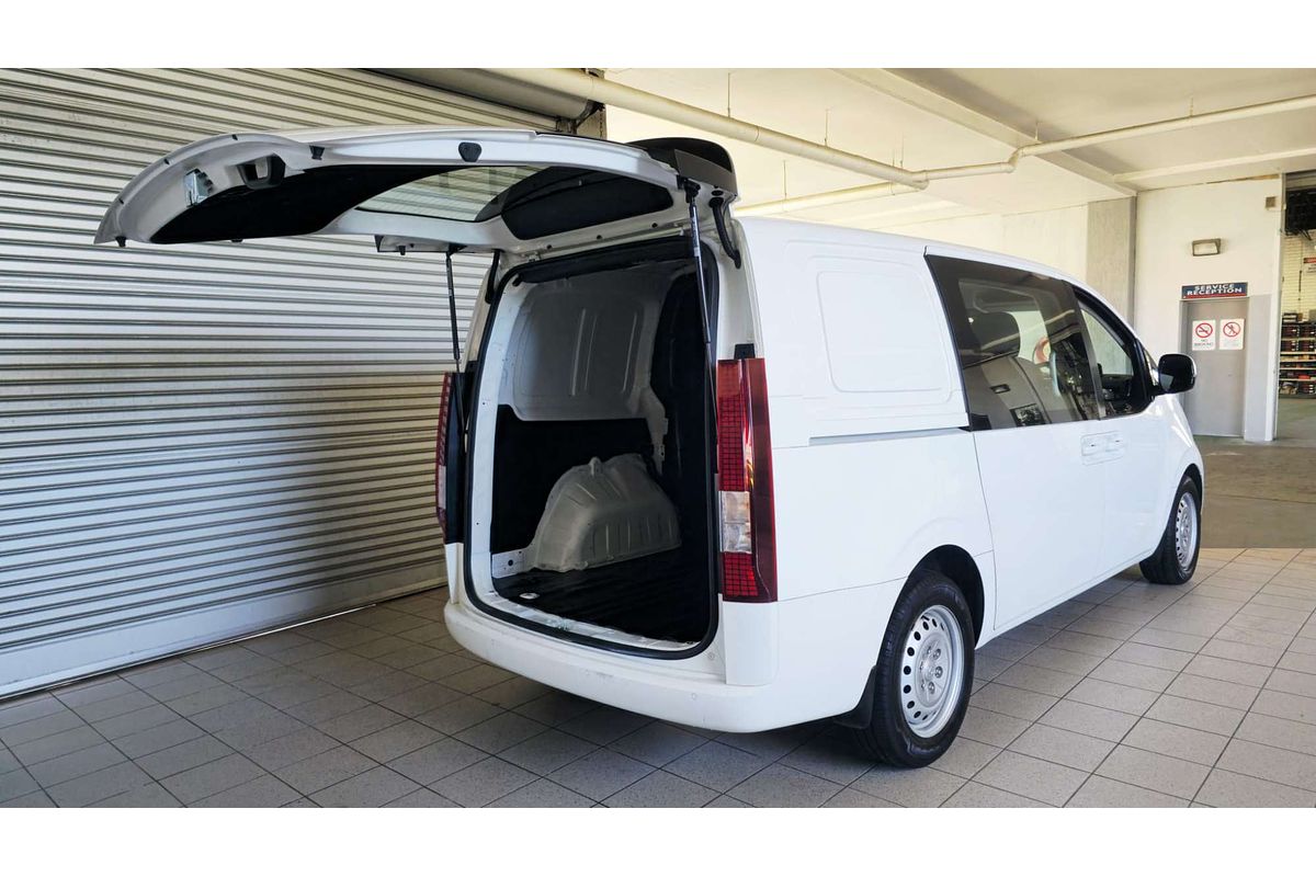 STARIA US4.V2 MY24 LOAD 2S 2.2D LIFTBACK 2.2L DT4 TURBO CDI 8 SP AUTOMATIC SEQUENTIAL 5D VAN 