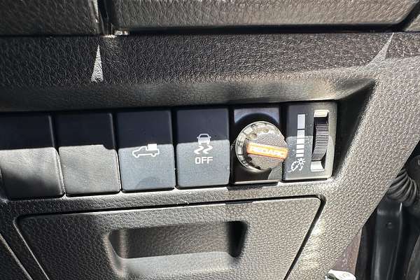 2024 Isuzu D-MAX X-TERRAIN 4X4 thumb-23