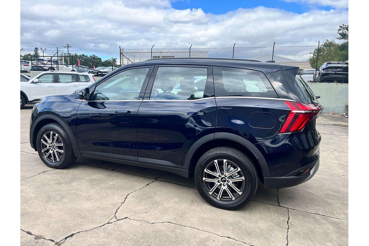 2025 Mahindra XUV700 AX7L